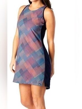 Smartwool Sleeveless Blue and Pink Patterned  Dress size medium